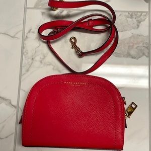 MARC JACOBS NEW YORK RED LEATHER DOME CROSSBODY